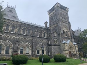 トロント大学