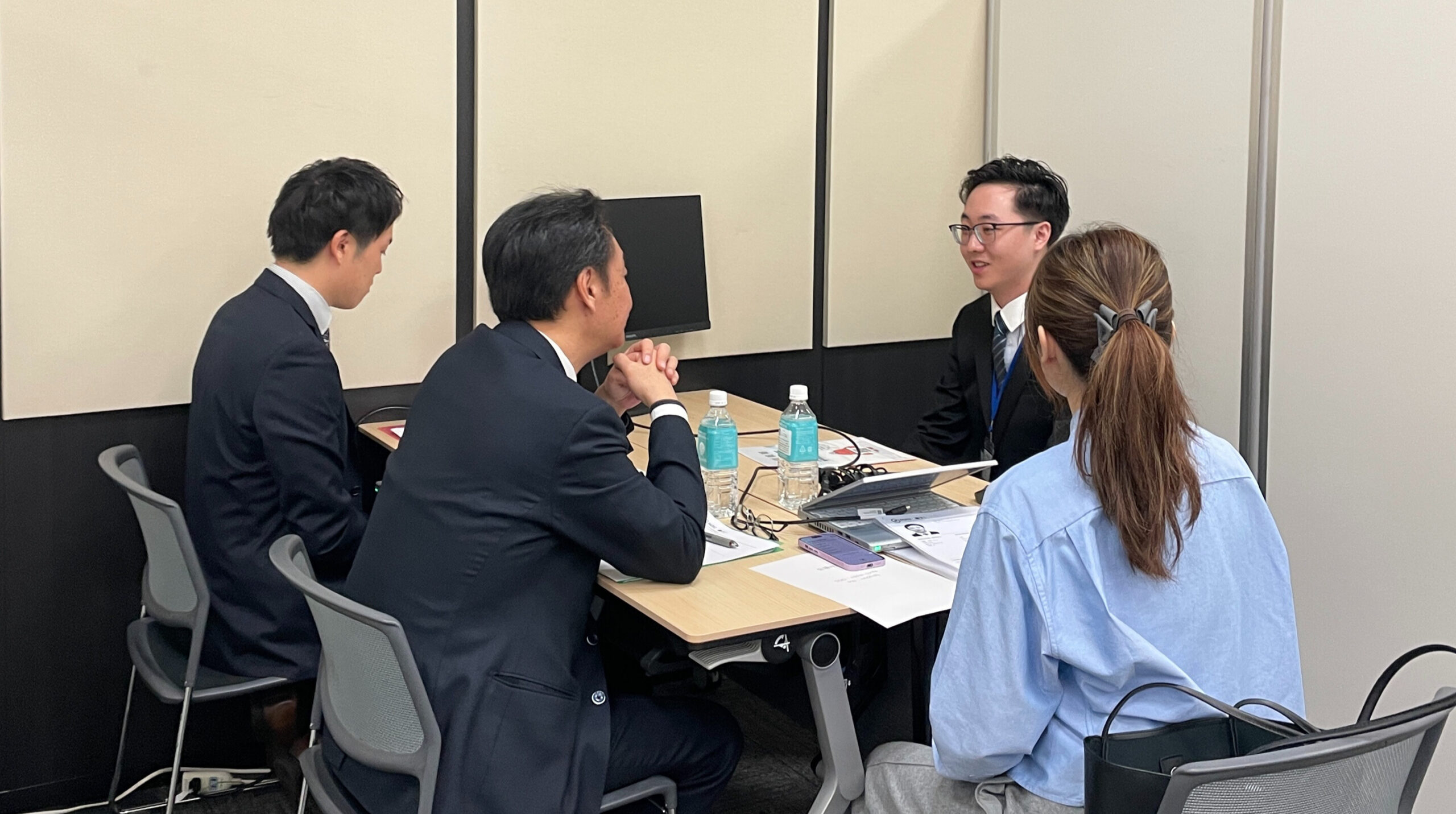 対面で外国人学生と「面接することができる」